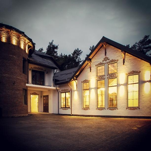 Shpatser Hotel Briuhovîci Exterior foto